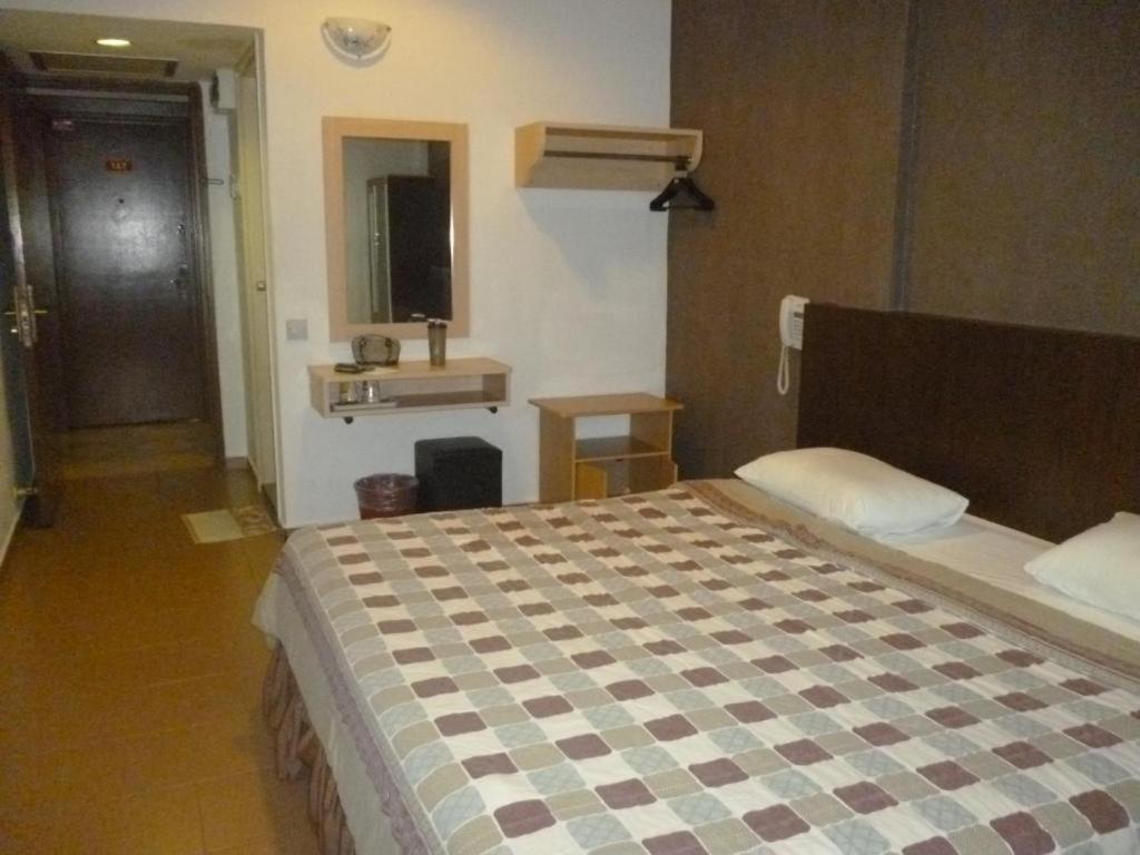 G Six Hotel Sitiawan Exterior foto